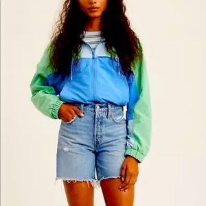 Levi’s thigh-length 501 shorts, size 29